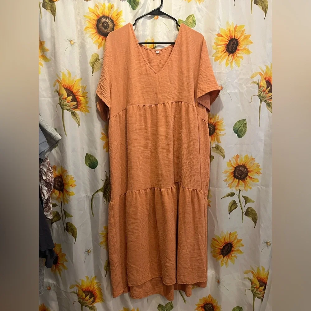 Elegant Peach Maxi Dress - Picture 1 of 3